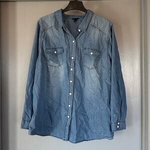 Torrid sz 3X Women's Blue Chambray Button Top Long Sleeves Pockets
